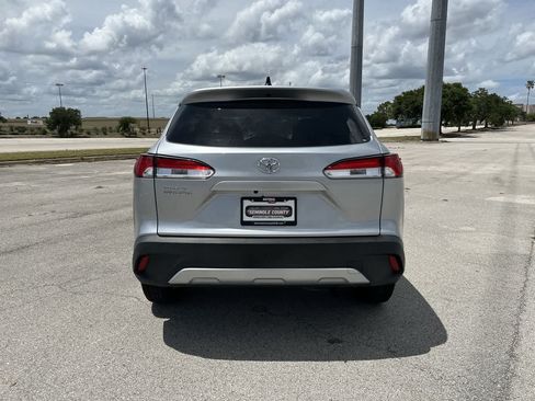 Used 2022 Toyota Corolla Cross L FWD image 13