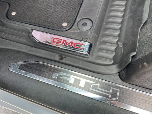 Used 2024 GMC Sierra 1500 AT4 w/ Technology Package image 14