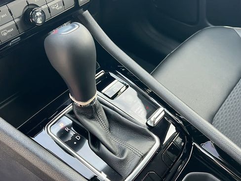 New 2026 Jeep Compass Latitude image 13