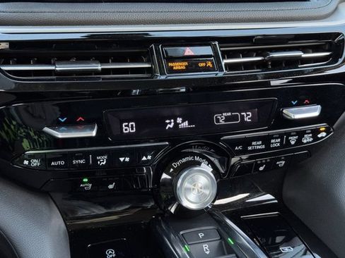 Used 2025 Acura MDX SH-AWD image 19