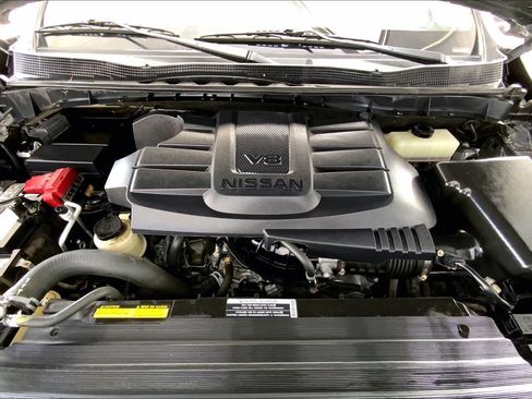 Used 2021 Nissan Titan PRO-4X w/ Pro-4x Convenience Package AWD/4WD image 32