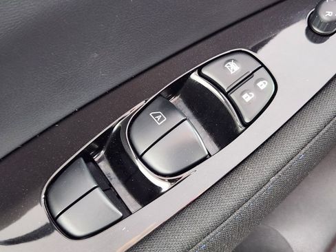 Used 2022 Nissan Leaf SV FWD image 17