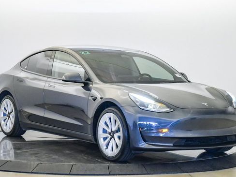 Used 2022 Tesla Model 3 RWD image 5