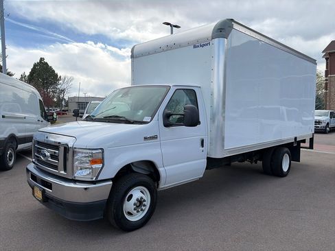 Certified 2023 Ford E-450 and Econoline 450 Super Duty w/ Driver's Safety Package RWD image 3