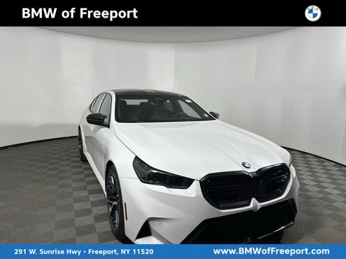 New 2026 BMW M5 w/ Carbon Package image 1