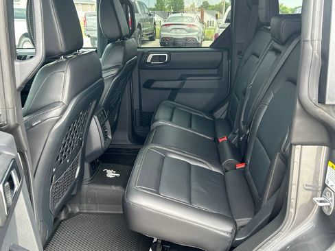 Used 2025 Ford Bronco Badlands AWD/4WD image 13