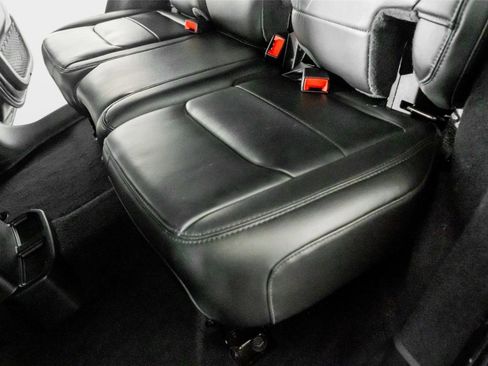 Used 2021 Jeep Wrangler Unlimited Sahara AWD/4WD image 30