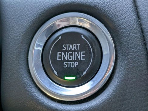 Used 2023 Chevrolet Suburban Premier image 29