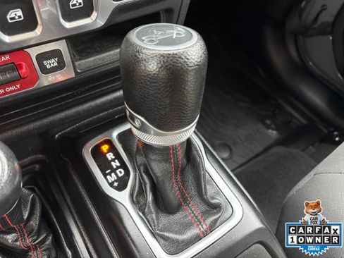 Used 2018 Jeep Wrangler Rubicon w/ LED Lighting Group AWD/4WD image 19
