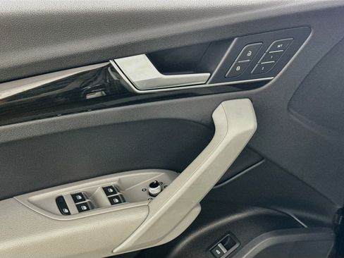 Used 2018 Audi Q5 2.0T Premium Plus w/ Premium Plus Package AWD/4WD image 21