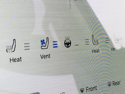 Used 2022 RAM 1500 Laramie w/ Off Road Group image 30