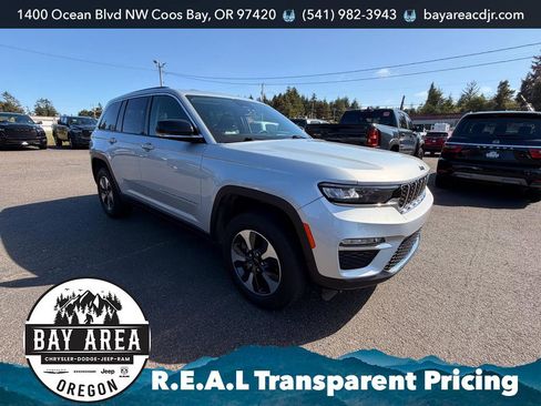 Used 2024 Jeep Grand Cherokee Limited 4xe AWD/4WD image 8