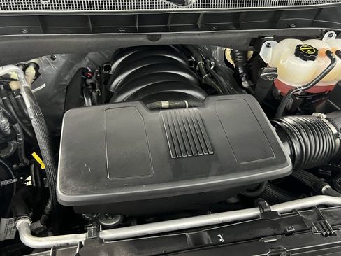 Used 2025 Chevrolet Suburban RST image 37