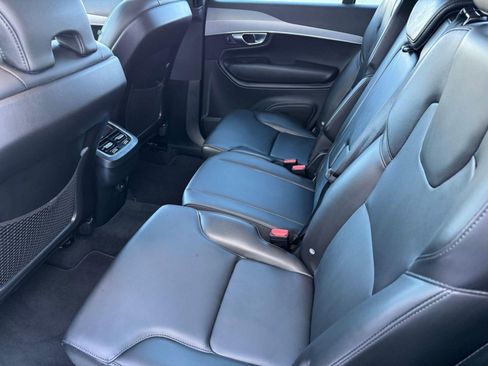 Used 2025 Volvo XC90 B5 Core AWD/4WD image 18