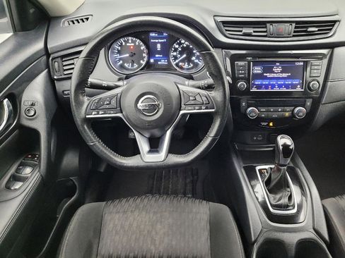 Used 2020 Nissan Rogue SV FWD image 22