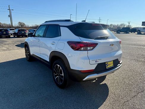 New 2025 Chevrolet TrailBlazer LT w/ Convenience Package image 2