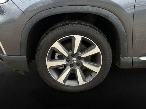 Used 2025 Honda Pilot Elite image 13