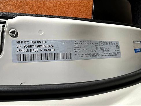 Used 2021 Chrysler Pacifica Pinnacle image 36