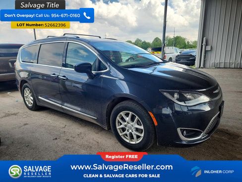 Used 2020 Chrysler Pacifica Touring-L FWD image 5