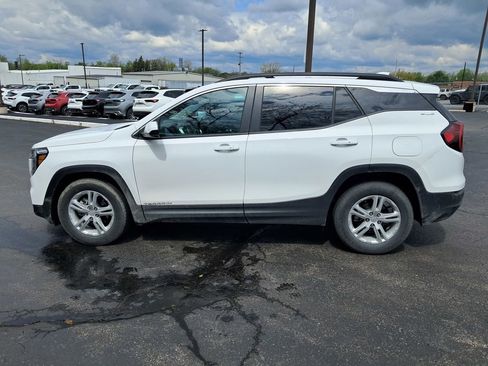 Used 2023 GMC Terrain SLE w/ Driver Convenience Package FWD image 11