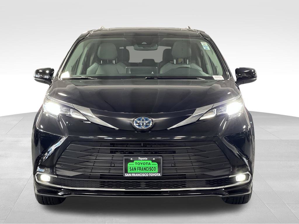 Certified 2023 Toyota Sienna XLE w/ XLE Plus Package FWD image 7