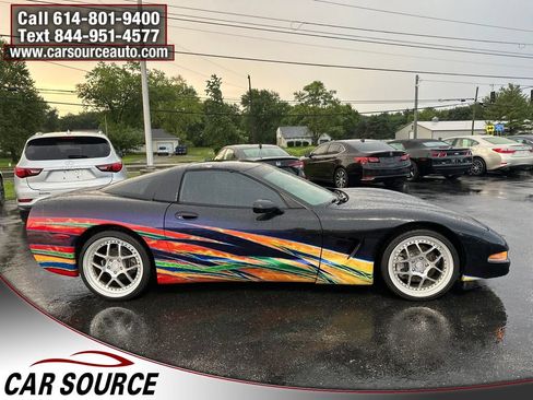 Used 1997 Chevrolet Corvette Coupe w/ Memory Pkg RWD image 10