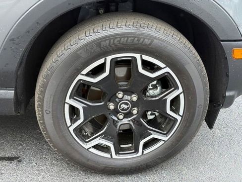 Used 2025 Ford Bronco Sport Outer Banks w/ Outer Banks Tech Package+ AWD/4WD image 29