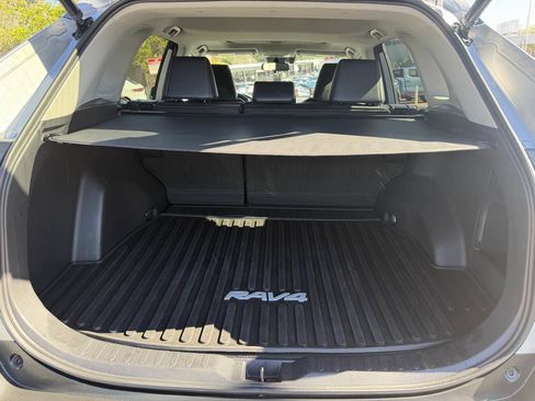 Used 2022 Toyota RAV4 XLE Premium AWD/4WD image 10