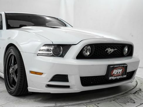 Used 2014 Ford Mustang GT RWD image 14
