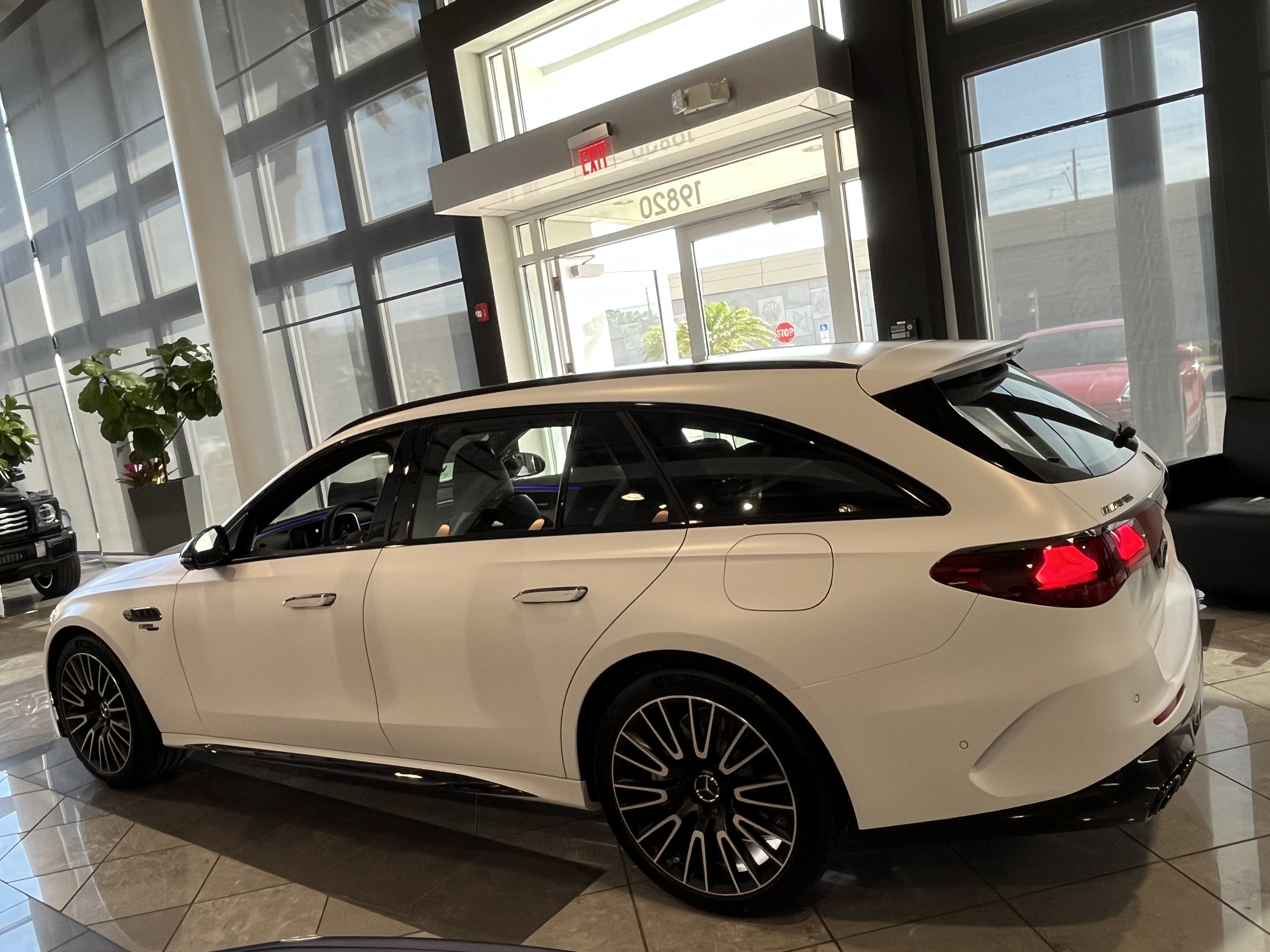New 2026 Mercedes-Benz E 53 AMG e 4MATIC Wagon image 3