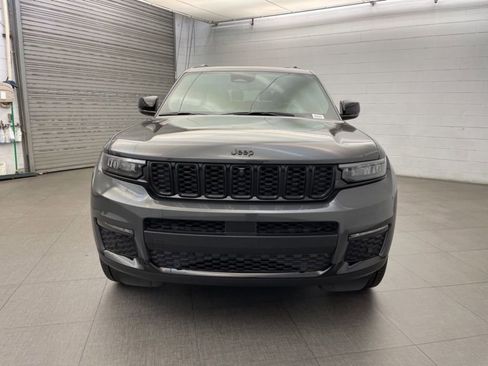 New 2025 Jeep Grand Cherokee L Limited w/ Black Appearance Package image 9