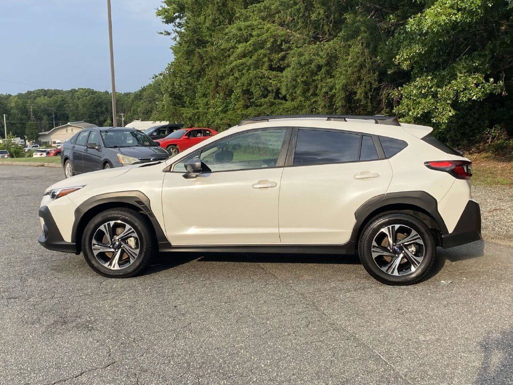 Used 2024 Subaru Crosstrek 2.0i Premium AWD/4WD image 2