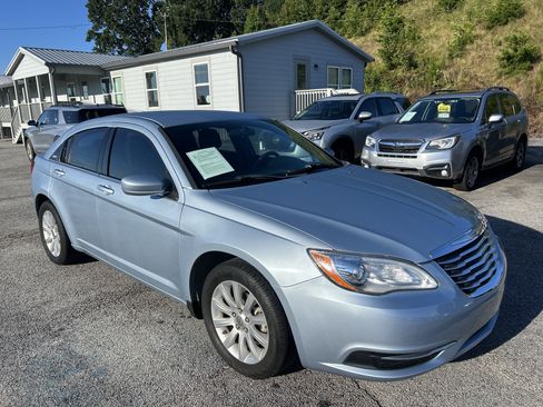 Used 2013 Chrysler 200 Touring FWD image 11