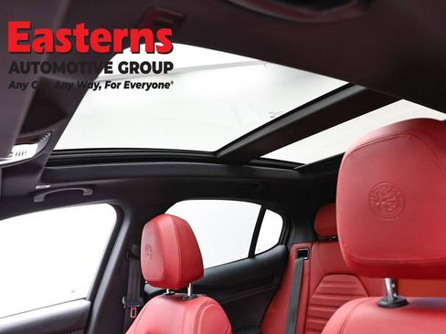 Used 2024 Alfa Romeo Stelvio Sprint image 34