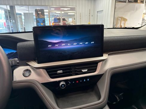 New 2026 Ford Explorer Active AWD/4WD image 19
