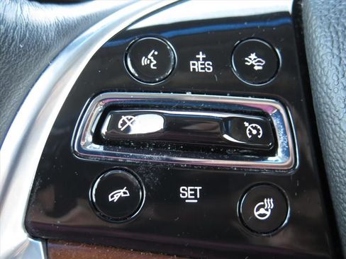 Used 2019 Cadillac Escalade Luxury AWD/4WD image 18