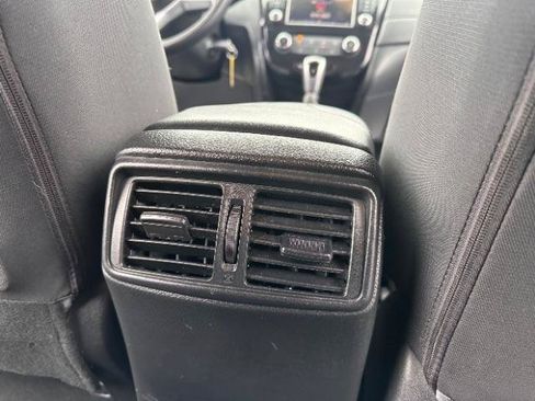 Used 2020 Nissan Rogue S AWD/4WD image 12