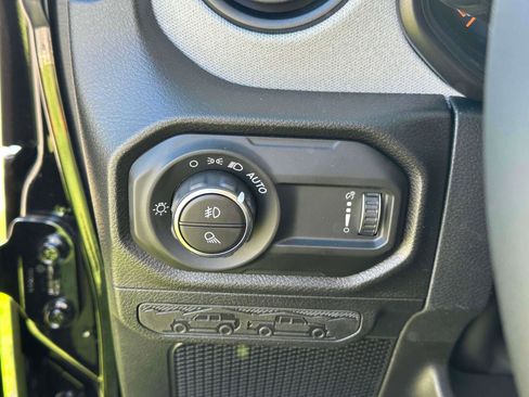 New 2026 Jeep Gladiator Sport AWD/4WD image 18