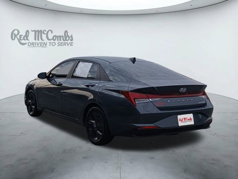 Used 2023 Hyundai Elantra Blue image 3
