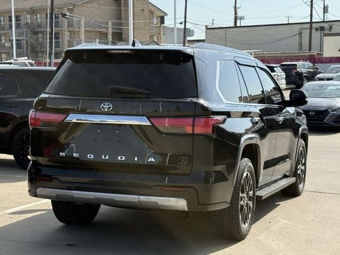 Used 2023 Toyota Sequoia Limited w/ Tow Technology Package AWD/4WD image 4
