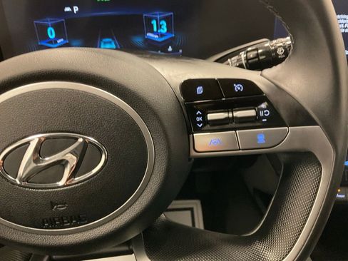 Used 2023 Hyundai Elantra SEL w/ Convenience Package image 16