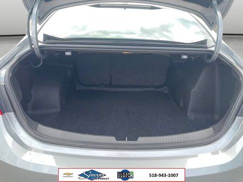 Used 2023 Chevrolet Malibu LT FWD image 18