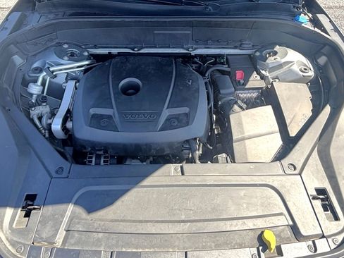 Used 2016 Volvo XC90 T6 Momentum image 32