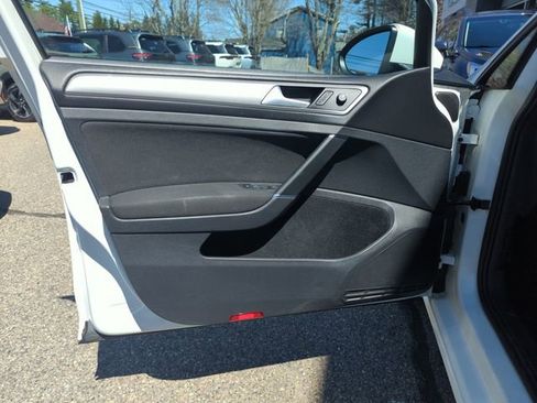 Used 2016 Volkswagen Golf S FWD image 13