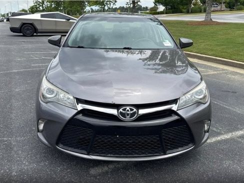 Used 2017 Toyota Camry SE FWD image 5