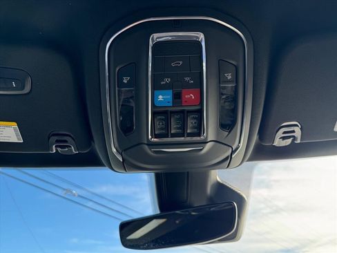 Used 2023 Jeep Wagoneer L 4WD w/ Premium Group I image 24