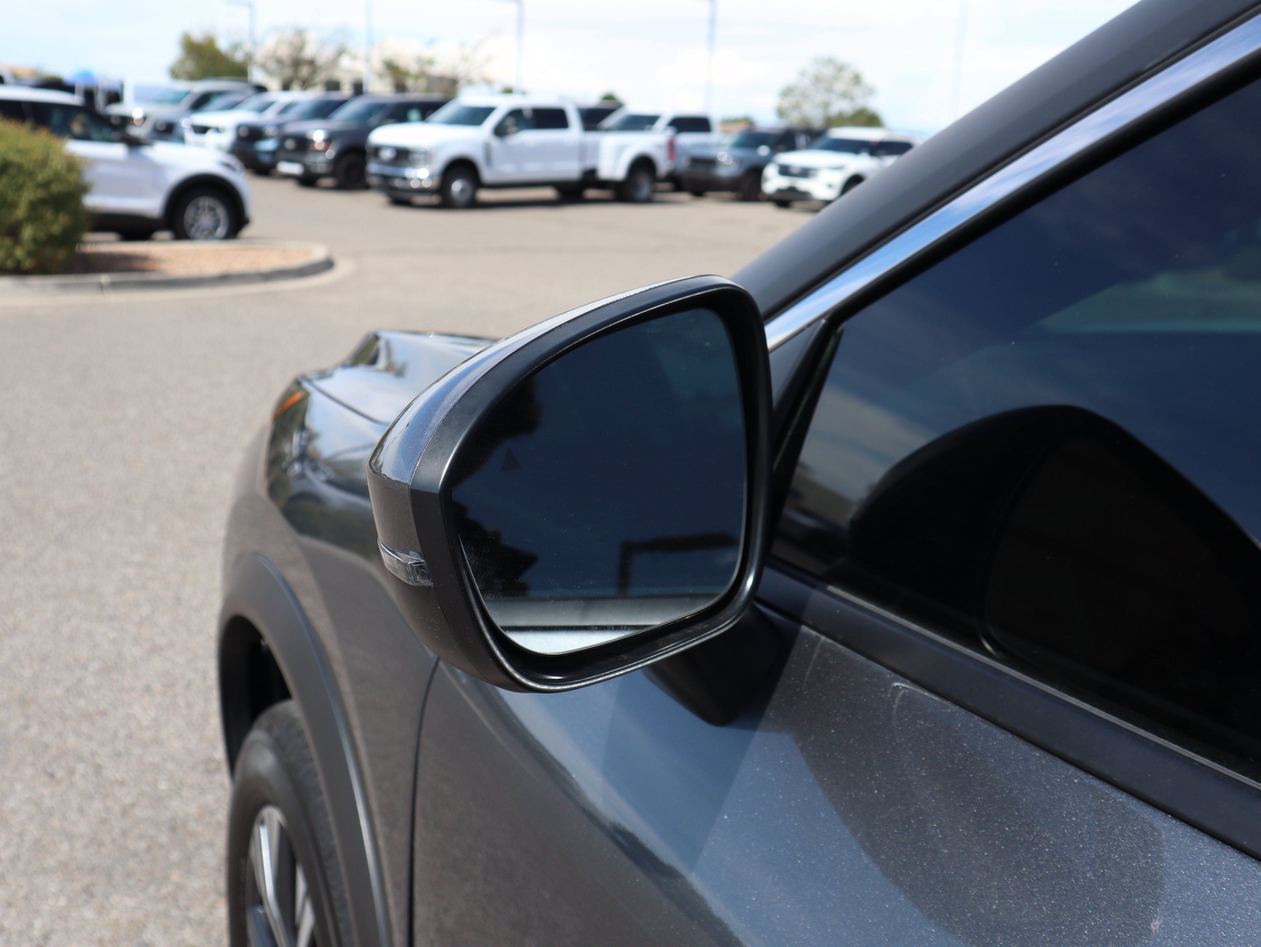 Used 2023 Nissan Rogue SV AWD/4WD image 17