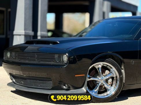 Used 2015 Dodge Challenger R/T Scat Pack w/ Scat Pack Appearance Package RWD image 2