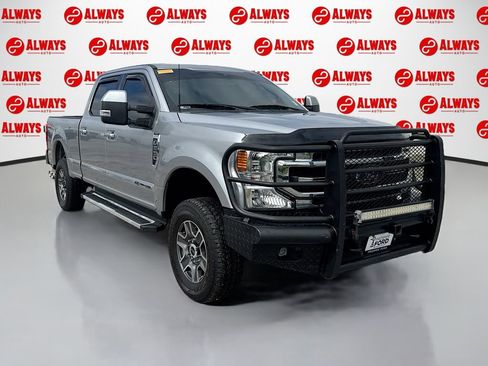 Used 2022 Ford F250 Lariat w/ Lariat Value Package AWD/4WD image 3
