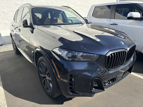 Used 2024 BMW X5 sDrive40i w/ M Sport Package image 2